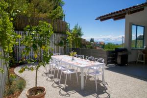 Ristorante o altro punto ristoro di Villa Monforte Barolo with private pool - LANGHE EXPERIENCE