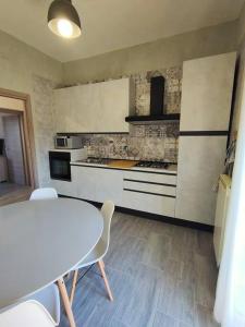Ett kök eller pentry på Appartamento zona Novoli