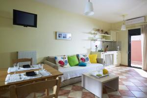 Kuchyň nebo kuchyňský kout v ubytování Aeolis Apartments & Studios