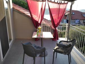Fotografie z fotogalerie ubytování Apartments LukaS v destinaci Tisno