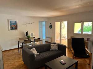 Χώρος καθιστικού στο Bas de villa 70m2 indépendant avec espace jacuzzi privé