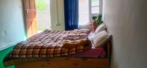 Postel nebo postele na pokoji v ubytování Denmo Homestay, Saspol + 41 fotografií