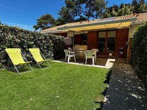 Vonkajšia záhrada v ubytovaní La KoZy - Maison moderne, Mer, Forêt, Piscine - Wifi