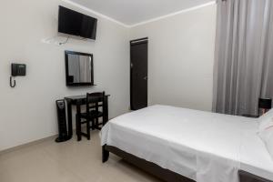 Μια τηλεόραση ή/και κέντρο ψυχαγωγίας στο GOYA HOTEL