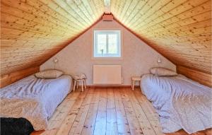 Vuode tai vuoteita majoituspaikassa 3 Bedroom Amazing Home In Vrigstad