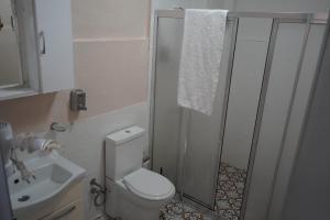 Ένα μπάνιο στο Medellin Apart Hotel Istanbul +46 φωτογραφίες