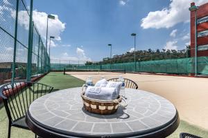 Tiện nghi tennis/bóng quần (squash) tại Suites Inn la Muralla Hotel & Spa