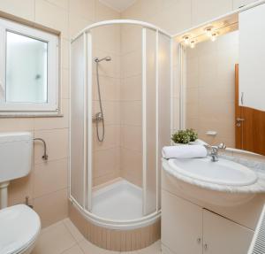 Koupelna v ubytování Sea View Apartments Tihi II