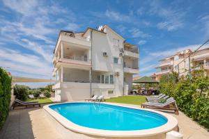 Bazén v ubytování Sea View Apartments Tihi II nebo v jeho okolí