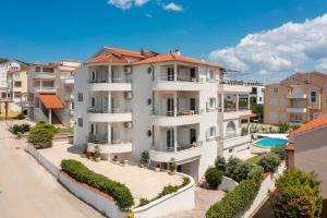 Bazén v ubytování Sea View Apartments Tihi II nebo v jeho okolí