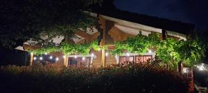 Vonkajšia záhrada v ubytovaní Chalet au calme cœur du LOT