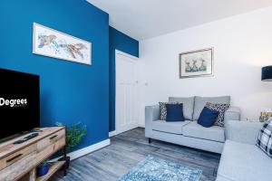 Posezení v ubytování Modern 3-Bed house in Stoke by 53 Degrees Property, Ideal for Business & Long Stays - Sleeps 6