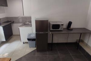 Photo de la galerie de l'établissement Appartement hyper centre Mayenne, à Mayenne