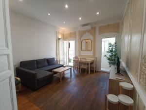 Posedenie v ubytovaní Appartements et studio rénovés en 2022, Intra Muros Avignon
