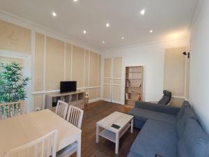 Posedenie v ubytovaní Appartements et studio rénovés en 2022, Intra Muros Avignon