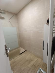 Kúpeľňa v ubytovaní Appartements et studio rénovés en 2022, Intra Muros Avignon