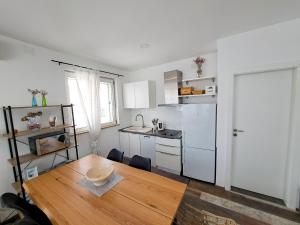 Küche/Küchenzeile in der Unterkunft Apartments Ivanka