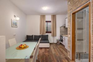 Posedenie v ubytovaní Apartments by the sea Pridraga - Cuskijas, Novigrad - 6306