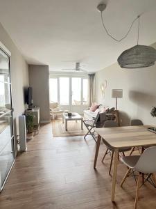 Kuchyň nebo kuchyňský kout v ubytování Sanxenxo a un minuto playa vistas y Garage 8pax