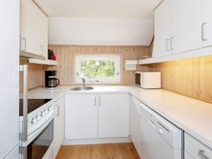 Kuchyň nebo kuchyňský kout v ubytování Holiday home Fjerritslev XXXIV + 21 fotografií