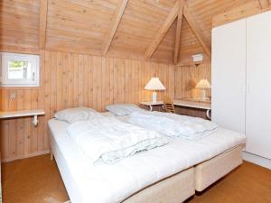 Postel nebo postele na pokoji v ubytování Holiday home Fjerritslev XXXIV