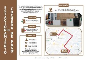 een set van drie brochures met een kaart bij Due in Trujillo