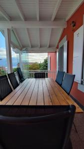 Balkón nebo terasa v ubytování Duplex avec vue lac et montagnes