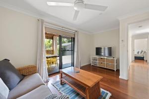 Gallery image of Barefoot Beach House Narrawallee in Narrawallee +13 photos