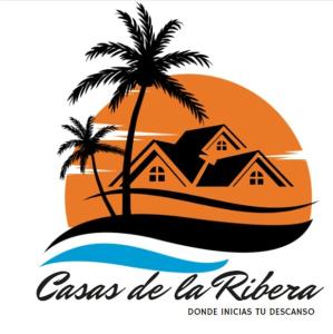 logotipo de un complejo con palmeras y océano en De la Ribera Pelantaro, en Valdivia