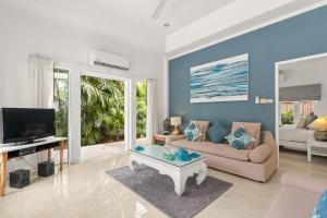 2BR Villa Baan Chanchai, seconds to beach 휴식 공간