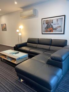 Modern Quiet 1 & 2 Bed Apt Opposite Albert Park 휴식 공간