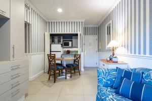 Eldhús eða eldhúskrókur á Hotel Villa Morra Suites