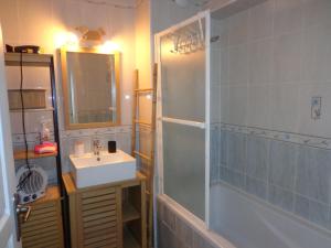 Kúpeľňa v ubytovaní Le Barcares bel appartement 62m2 -2 chambres