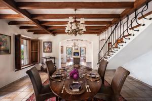 A seating area at La Esperanza Granada Luxury Hacienda & Private Villa