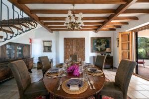 A seating area at La Esperanza Granada Luxury Hacienda & Private Villa