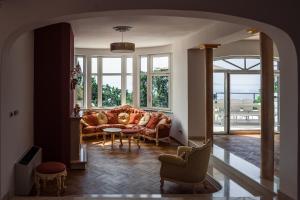 Imagen de la galería de Villa Piano with Stunning View, heated outdoor pool & gaming room, en Opatija 13 fotos más