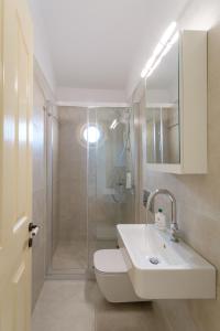 Kúpeľňa v ubytovaní Villa Anemelia by Rodostamo Collection