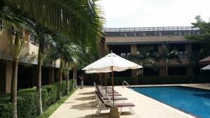 Bazén v ubytování Naiyang Beach Hotel SHA Plus nebo v jeho okolí