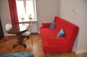 Część wypoczynkowa w obiekcie Krakowsky Apartment