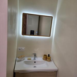 Koupelna v ubytování La myssaline + 17 fotografií