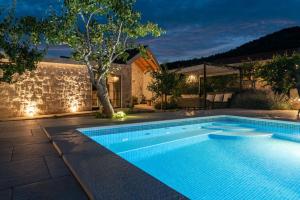 Πισίνα στο ή κοντά στο Countryside house Rusulica