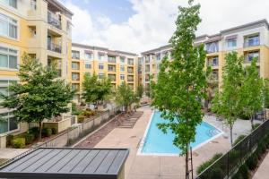 Φωτογραφία από το άλμπουμ του Dublin 2BR w Gym Lounge Pool nr BART SFO-977 σε Dublin