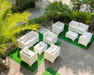 Posezení v ubytování Hotel Monaco - parcheggio incluso e piscina - min 2 gg