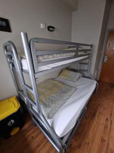Ліжко або ліжка в номері Bru Bar & Hostel