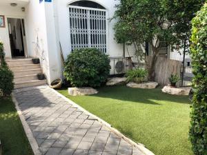 Gallery image of Garden apartment -Dizengoff Square, private garden in Tel Aviv