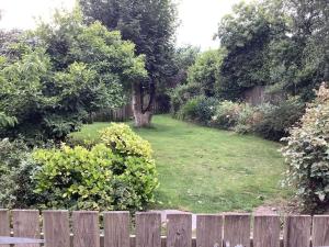 Κήπος έξω από το Apple Tree Corner +2 φωτογραφίες