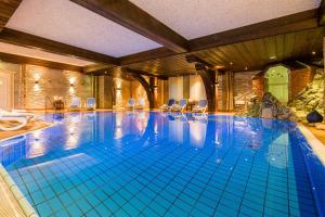 Bazén v ubytování Hotel Krone Igelsberg nebo v jeho okolí