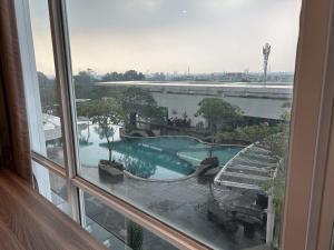 Bazén v ubytování U Residence 2 Studio Apartment POOL VIEW nebo v jeho okolí