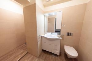 O baie la Aparthotel Mirage Sunset - zona hotel Rex +7 fotografii