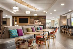 Ресторан / й інші заклади харчування у Home2 Suites By Hilton Madison Central Alliant Energy Center